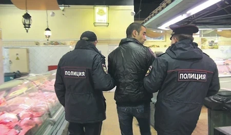 Мигрантов могут начать выдворять из России за мат, приставания и мелкое хулиганство