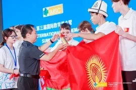 Школьники из Кыргызстана завоевали медали и почетные грамоты на олимпиаде в Китае