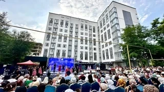 Ключи от квартир получили 22 выпускника Щепкинского училища в Оше
