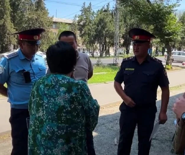 Активисткам в Бишкеке запретили проводить мирное собрание