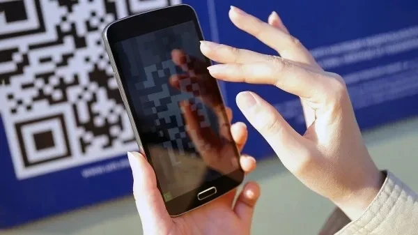 Мэр Бишкека поручил установить ограждения и QR-коды на пустующих участках