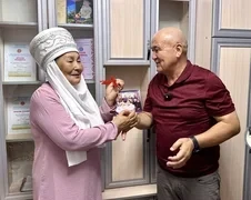 Мэр Оша подарил квартиру женщине, прожившей 20 лет в парке
