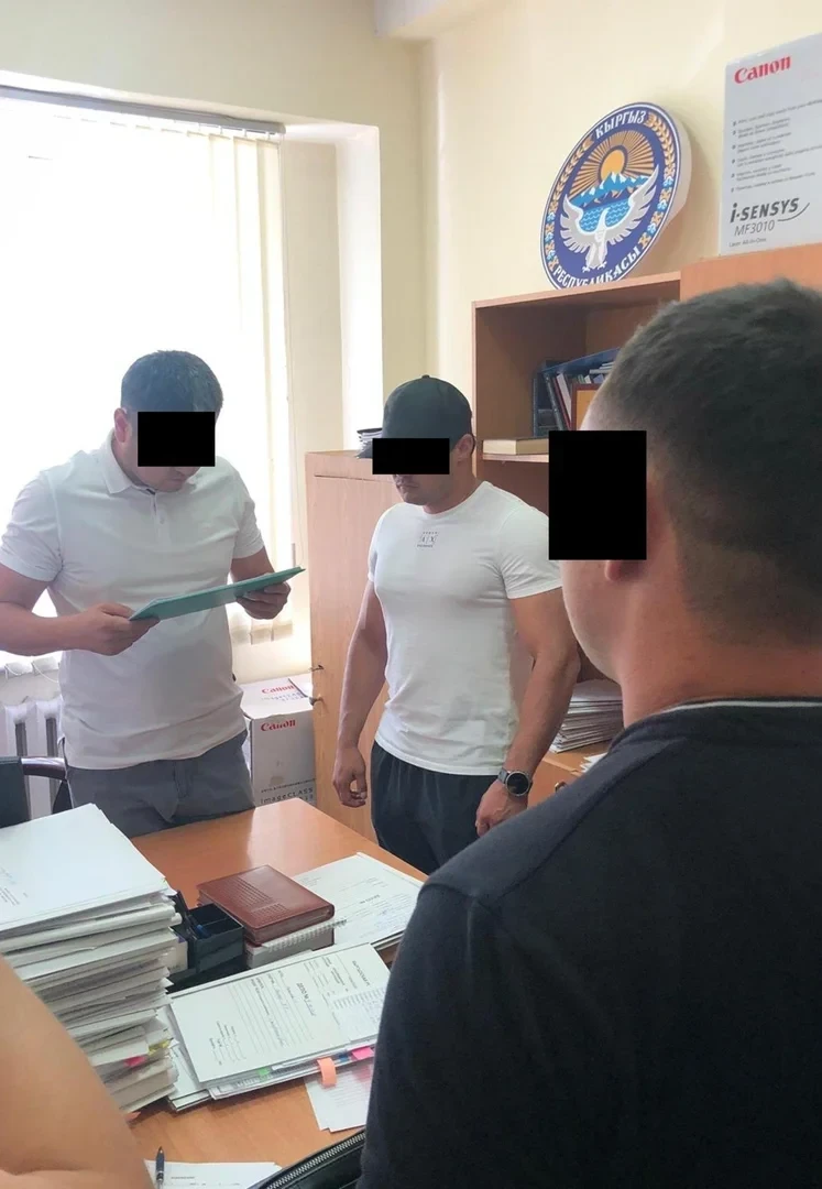 Судья Октябрьского суда Бишкека стал фигурантом дела о домогательствах