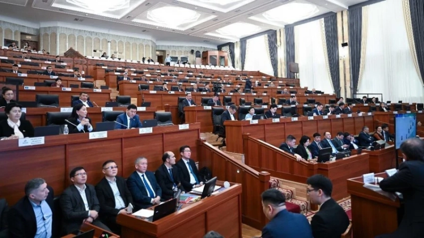 2 или 5? Какую оценку заслужили депутаты Жогорку Кенеша?