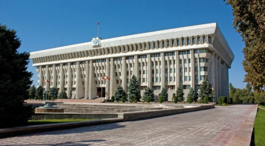 Судьба парламента после каникул – возвращение или самороспуск?