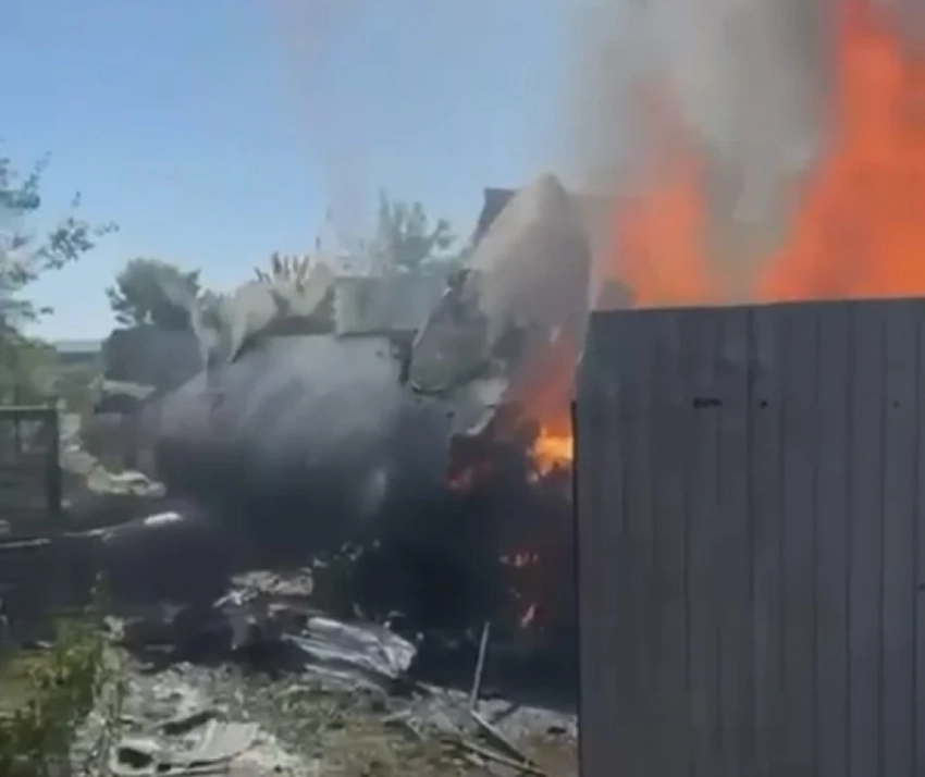 Самолет упал на частный дом в Татарстане