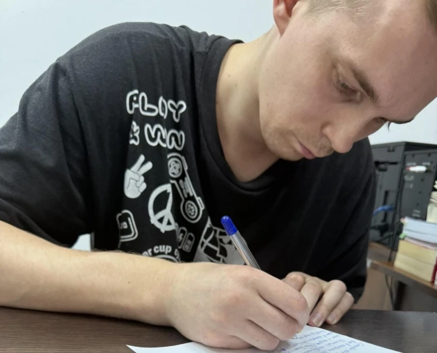 Президента и главу ГКНБ просят отпустить видеоредактора «Клоопа» из-под стражи