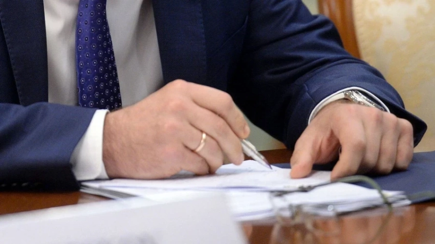 Чиновников будут штрафовать на 10 тыс. сомов за отписки на обращения граждан