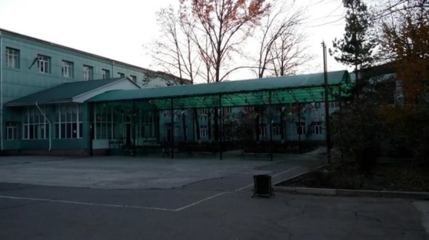 В столичной школе №29 четырем ученикам незаконно выдали аттестаты