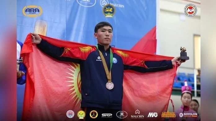 Сборная Кыргызстана заняла второе место на чемпионате мира по мас-рестлингу