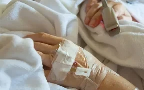 В рамках дебюрократизации были выданы первые две лицензии частным клиникам для лечения онкобольных