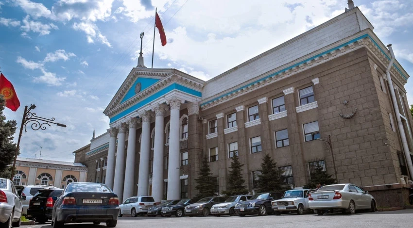 Мэрия Бишкека обратилась к родителям первоклашек и второклашек