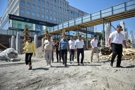 Мэр проинспектировал строительство подземного перехода в центре Бишкека