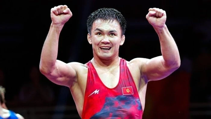 Чемпионам мира по борьбе в Кыргызстане подарят квартиры