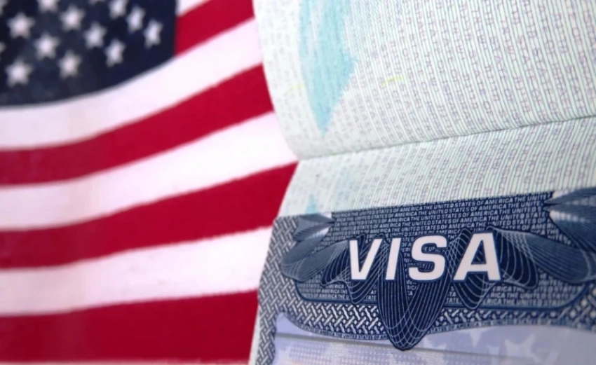 В США введут депозиты до $15 тысяч для туристов и бизнес-путешественников