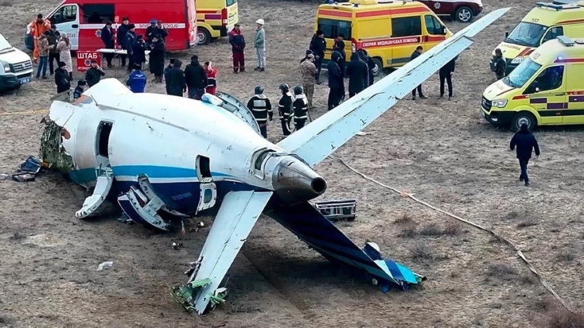 Отчёт о крушении самолёта AZAL в Актау будет готов через несколько месяцев, - власти Казахстана
