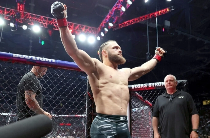 Рафаэль Физиев проведет бой с Чарльзом Оливейрой на турнире UFC в Бразилии