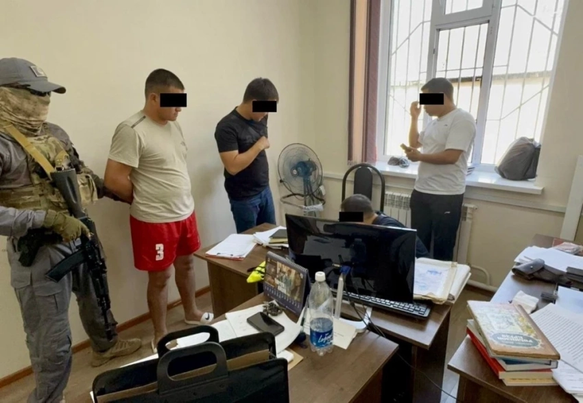 За взятку в 1 млн сомов милиционеры пытались скрыть тяжкое преступление