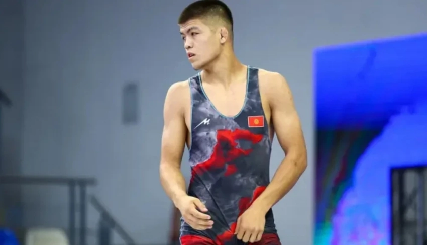 Адилет Акылбеков вышел в финал чемпионата мира по вольной борьбе
