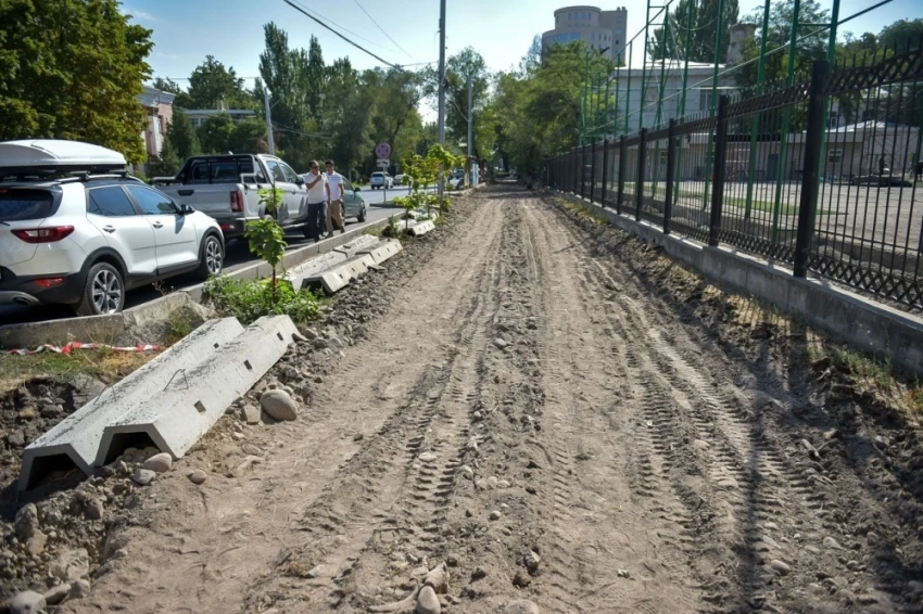 Ремонтные работы на шести улицах Бишкека планируют завершить до 20 октября (список)