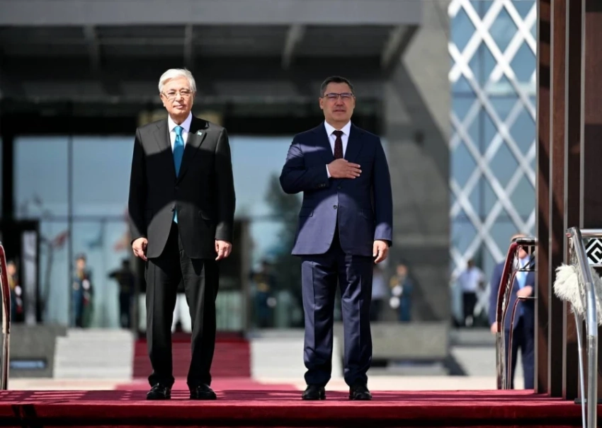 Президенты Кыргызстана и Казахстана провели переговоры в узком формате