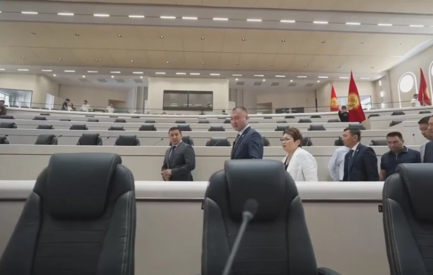 Как выглядит здание Жогорку Кенеша после реконструкции - видео