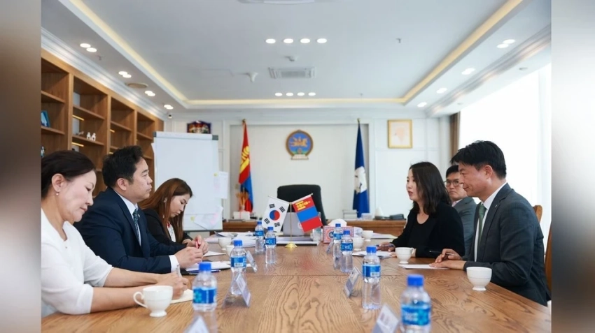 Улан-Батор и Пучхон обменялись мнениями о пробках на дорогах и рисках стихийных бедствий