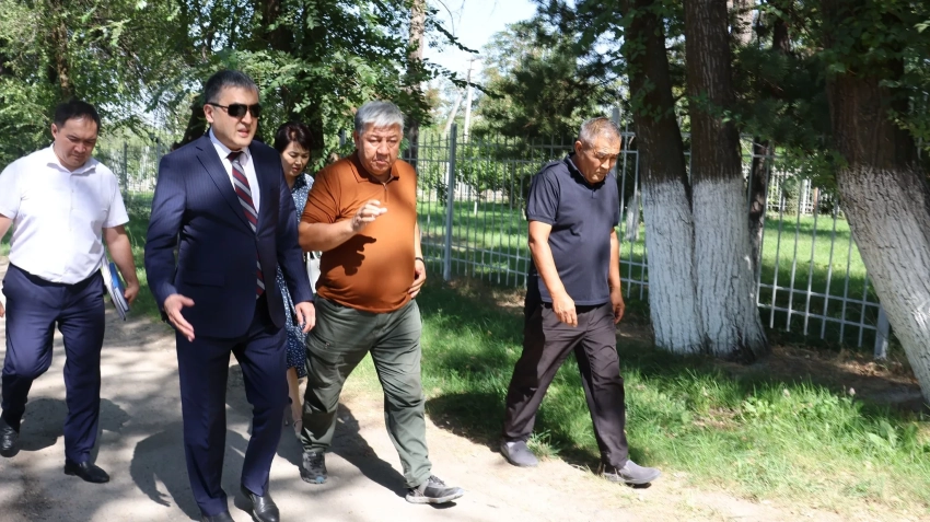 И.о. министра труда Канат Сагынбаев лично проверил дом престарелых в Нижне-Серафимовке: жалобы не подтвердились