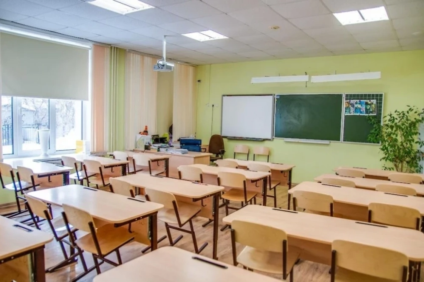 Уходят даже молодые: почему школы Кыргызстана теряют кадры