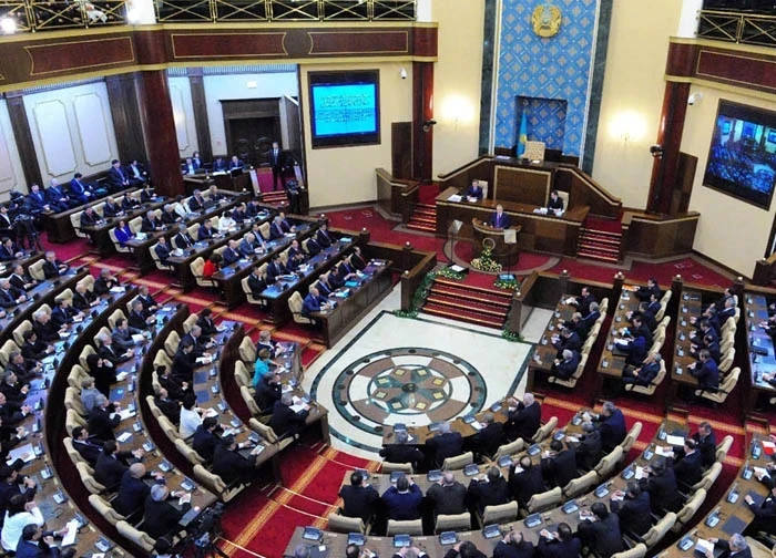 В Казахстане упразднят Сенат. Парламент станет однопалатным и будет избираться по партийным спискам