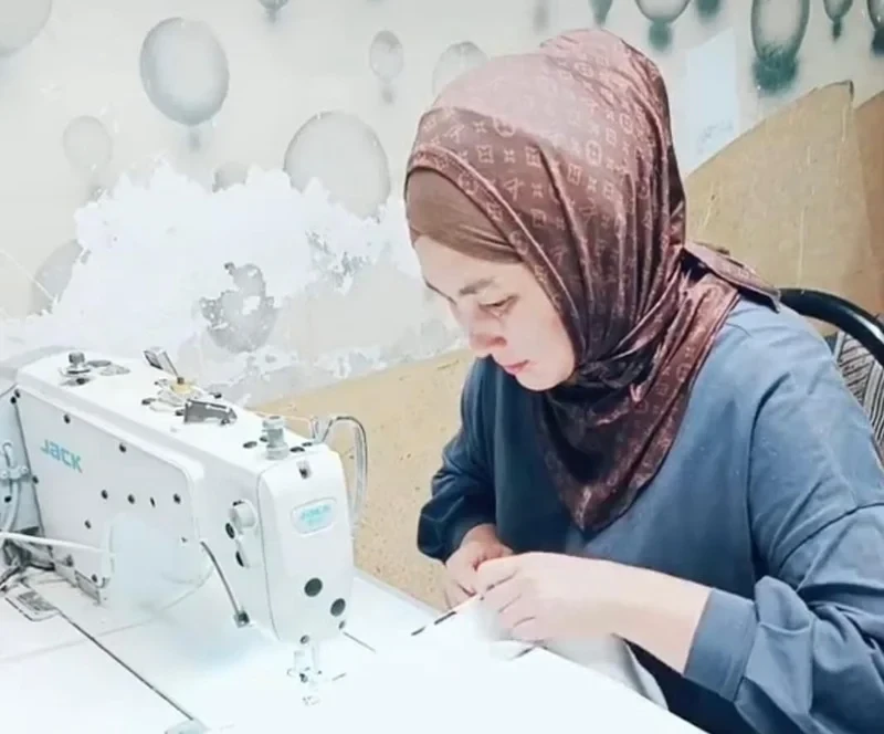 Соцконтракт изменил жизнь: мать пятерых детей наладила производство юрт