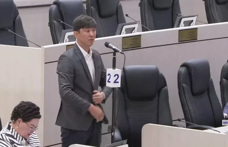В парламенте спикер ЖК и депутат Кокулов устроили словесную перепалку