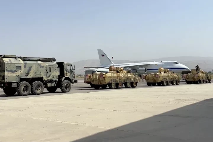 Страны ОДКБ начали переброску войск в Кыргызстан для учений «Рубеж-2025»