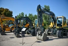 «Бишкекзеленстрою» передана современная спецтехника