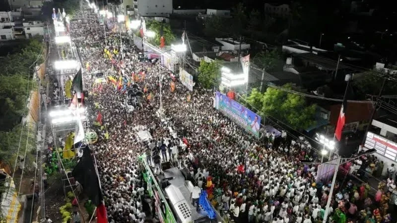 Десятки человек погибли во время давки на митинге в Индии