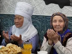 В Караколе отметили День пожилых людей