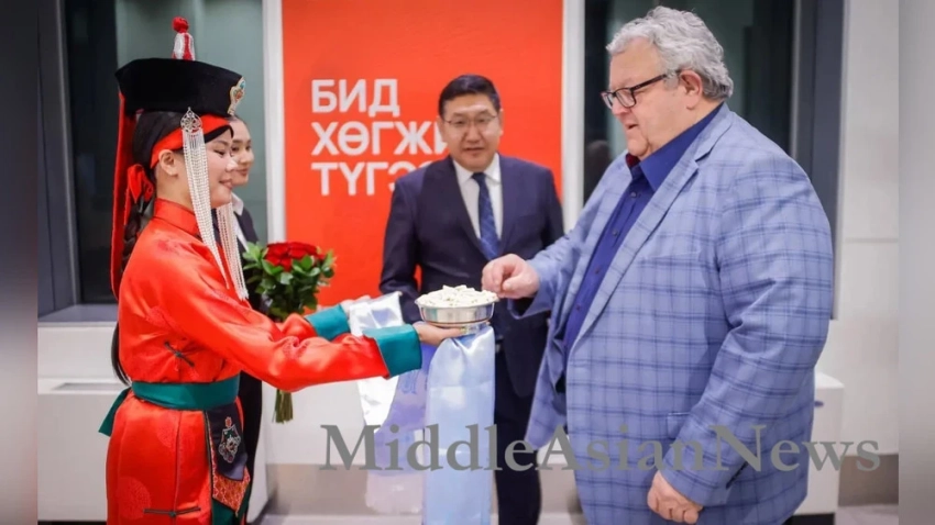 Спикер Палаты представителей Новой Зеландии Джерри Браунли прибыл в Монголию