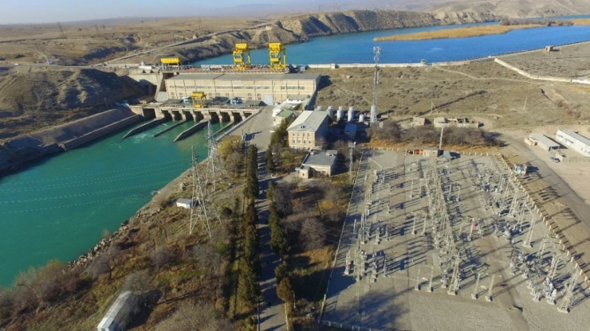 Минэнерго показало установку рабочего колеса на модернизируемой ГЭС