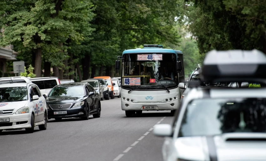 Исследование: 41% бишкекчан передвигаются на личных авто и такси