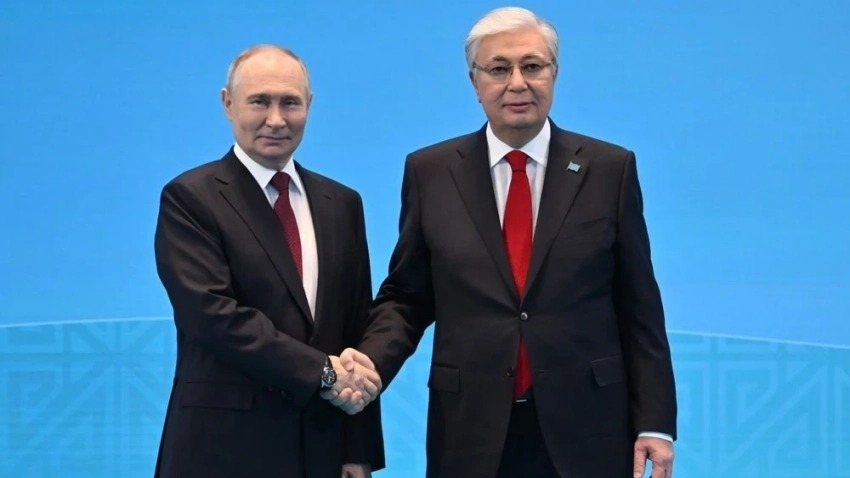 Токаев и Путин поговорили по телефону