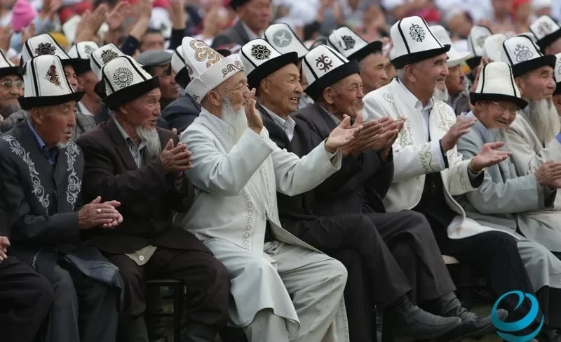 Марат Иманкулов поздравил старшее поколение Кыргызстана с Днем пожилых людей