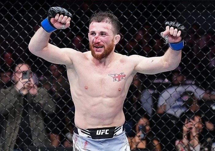 Мераб Двалишвили вновь защитил титул чемпиона UFC