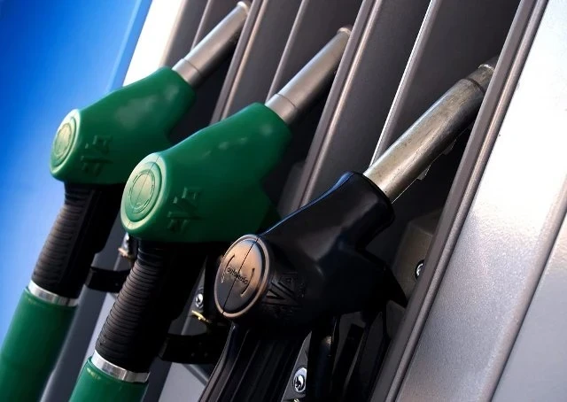 Глава кабмина провел совещание по вопросам обеспечения поставок нефтепродуктов в Кыргызстан