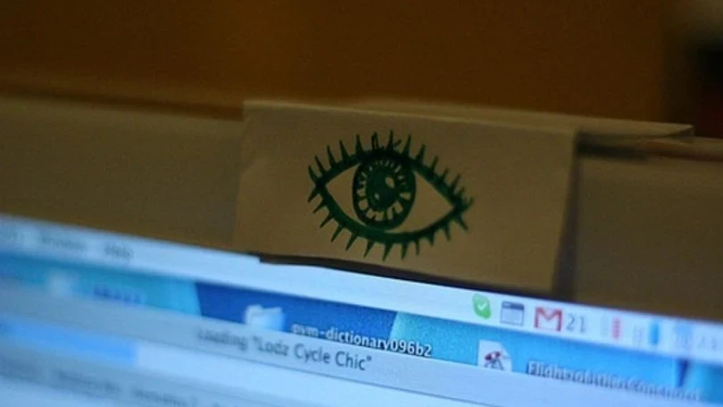 Фургоны-шпионы и фальшивые вышки связи. Как американские спецслужбы тайно следят за простыми людьми