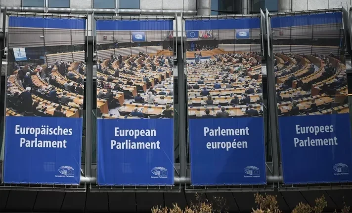 Европарламент не поддержал два вотума недоверия ЕК