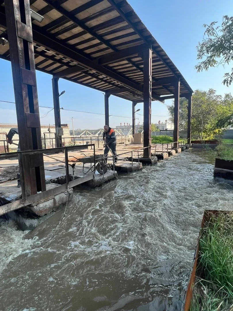 Глава Минприроды проинспектировал очистные сооружения Бишкека
