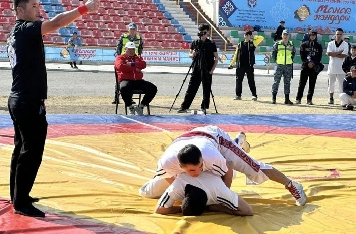 В Баткене прошли соревнования "Манас оюндары" по национальным видам спорта
