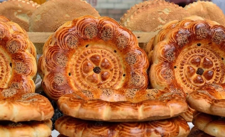 Всемирный день хлеба: сколько стоит главный продукт в Кыргызстане и в мире