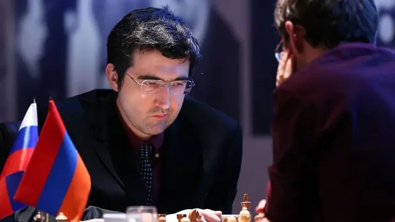 ФИДЕ изучит обвинения в мошенничестве от экс-чемпиона мира Крамника в адрес гроссмейстера Народицкого