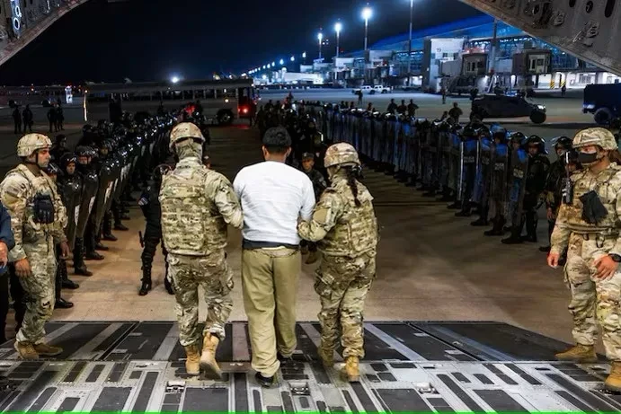 Как ужесточение правил в США бьет по дальнобойщикам из Центральной Азии